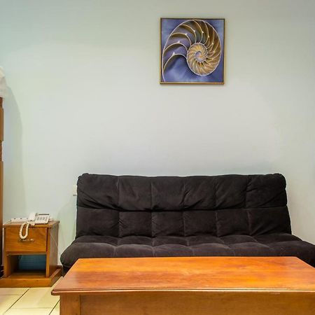 Cowrie Beach Haven Studio Appartamento Mombasa Esterno foto