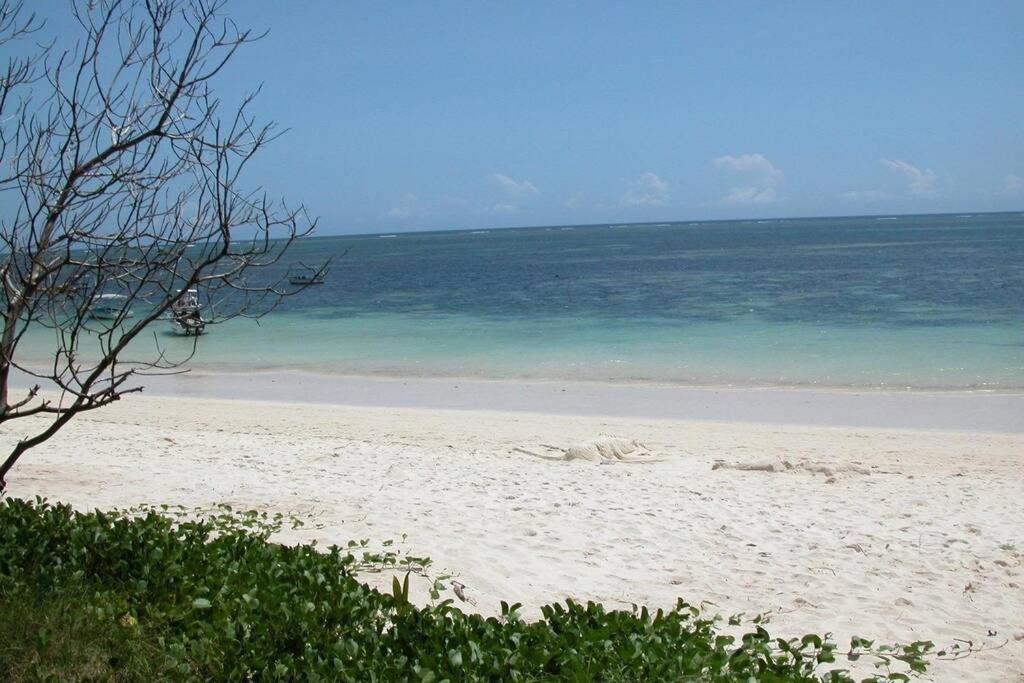 Cowrie Beach Haven Studio Appartamento Mombasa Esterno foto