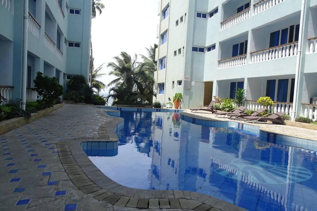 Cowrie Beach Haven Studio Appartamento Mombasa Esterno foto