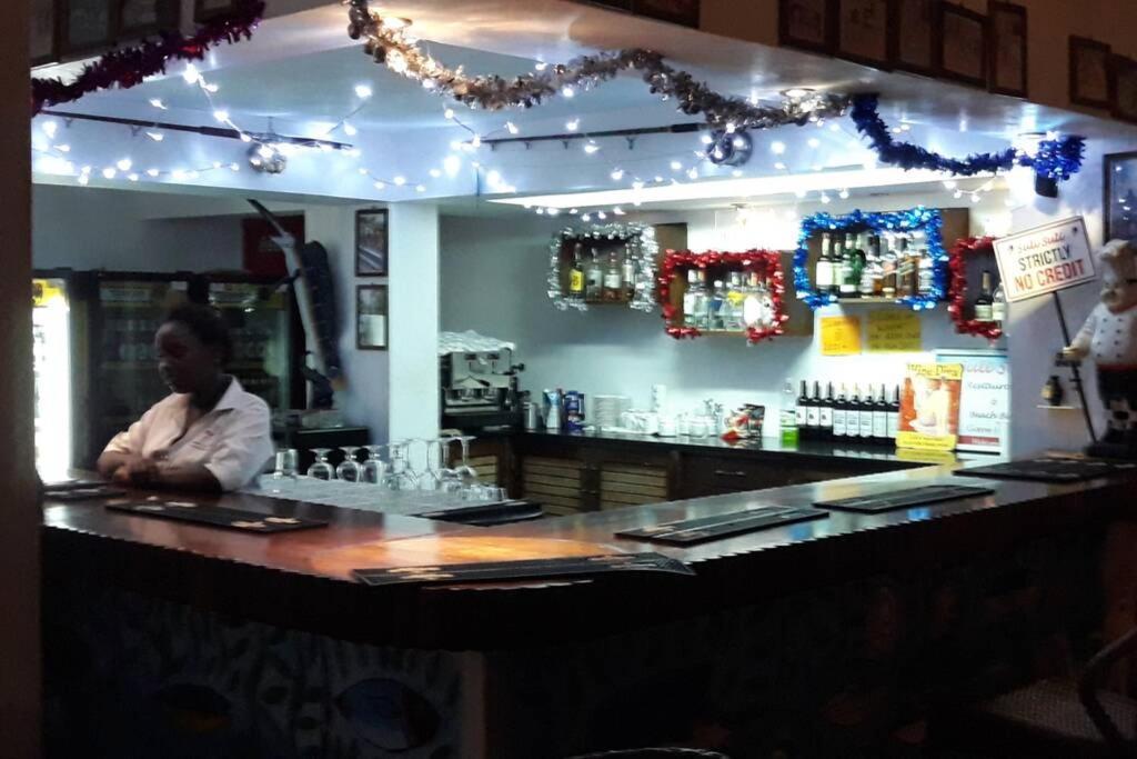 Cowrie Beach Haven Studio Appartamento Mombasa Esterno foto