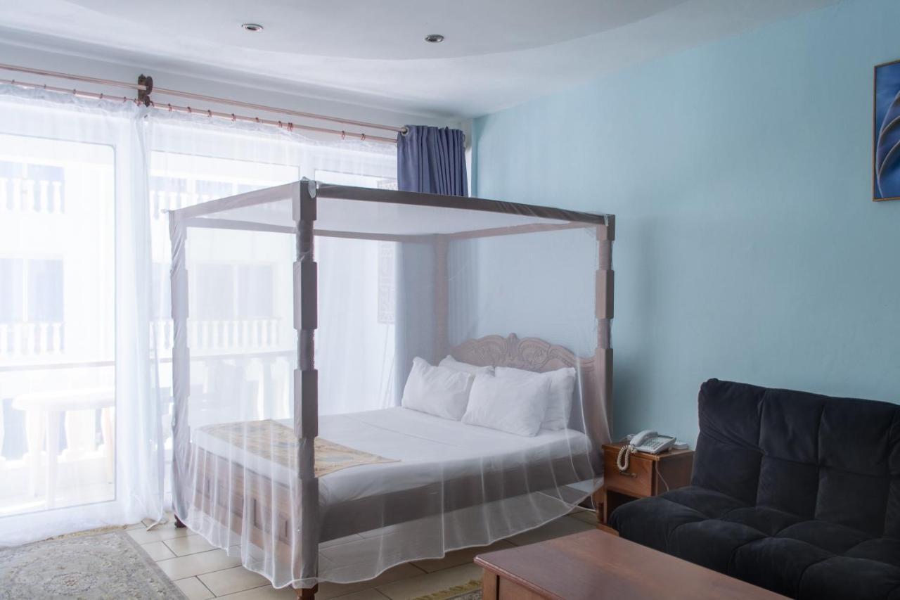 Cowrie Beach Haven Studio Appartamento Mombasa Esterno foto