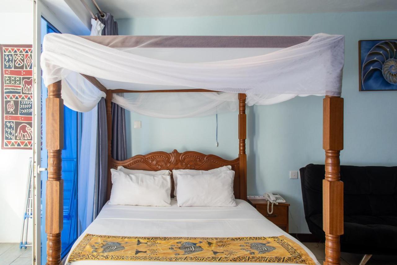 Cowrie Beach Haven Studio Appartamento Mombasa Esterno foto