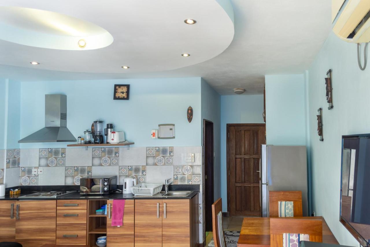 Cowrie Beach Haven Studio Appartamento Mombasa Esterno foto