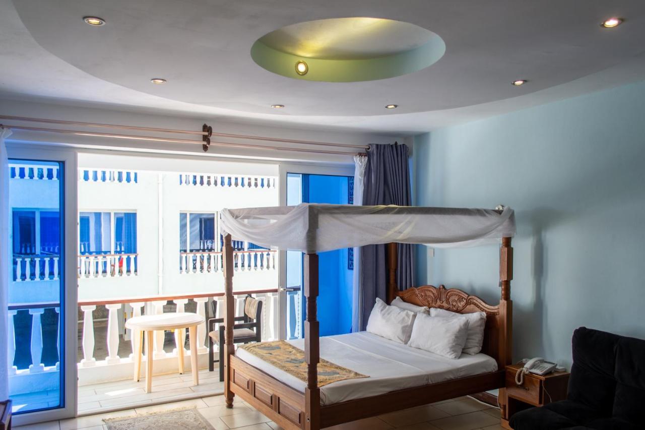 Cowrie Beach Haven Studio Appartamento Mombasa Esterno foto